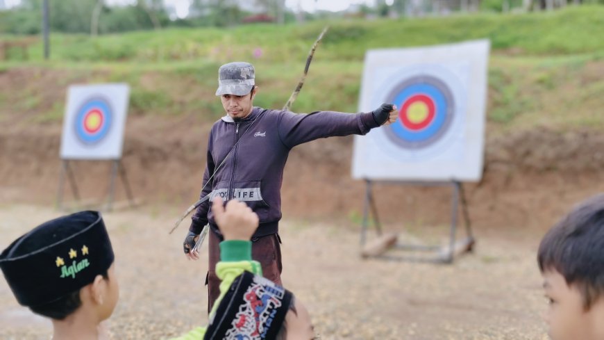 Kelas Panahan Mingguan di Cendekia Muslim, Cendekia Archery Club (CAC) Latih Fisik dan Mental dengan Olahraga Panahan
